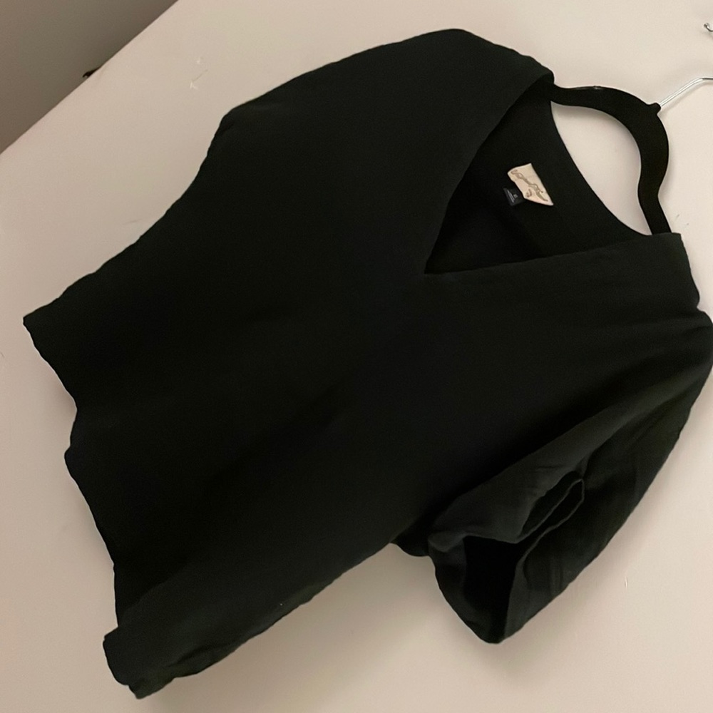 Black v-neck shirt, comfortable and great basic
